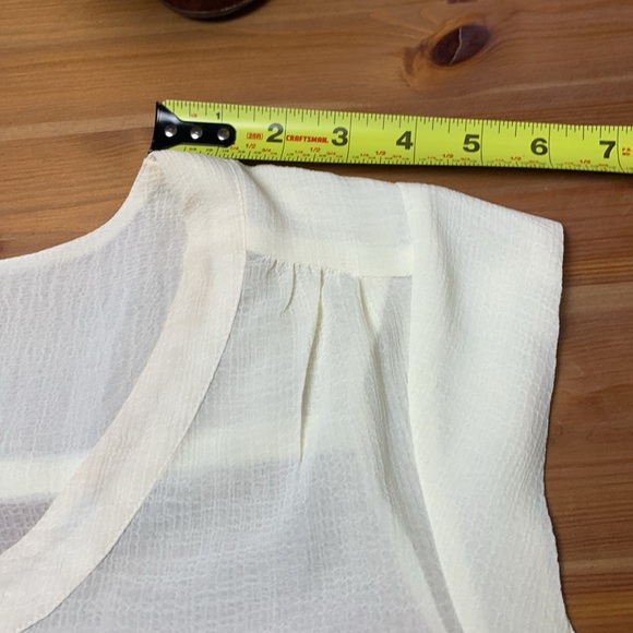 Antilia Femme Sheer, Lightweight, Airy, Flowing Tunic Style Off White Top - Picture 4 of 9